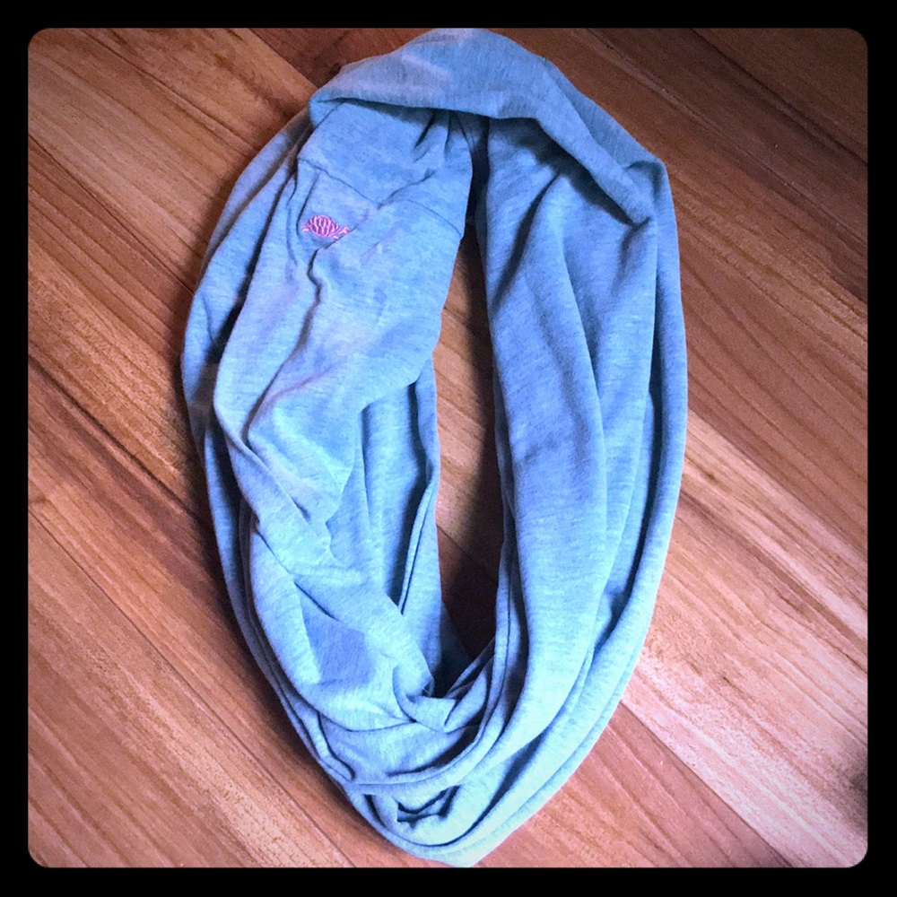 Lollywolly Doodle Infinity scarf - never worn